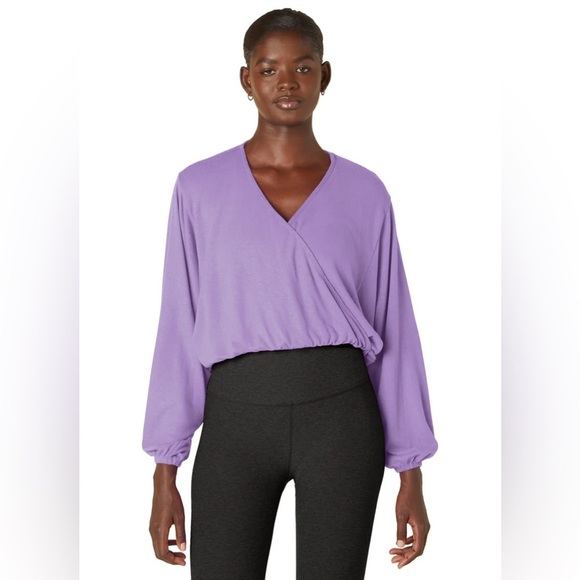 Beyond Yoga Wrapped Up Pullover, Light Amethyst, Size M - Picture 1 of 10